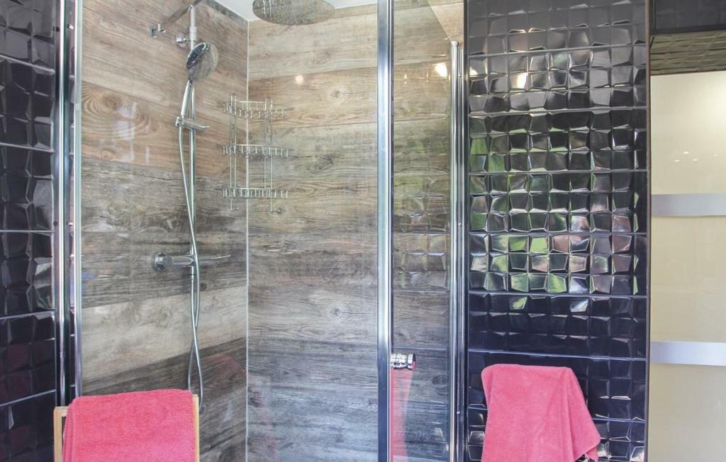 Maison 4 Etoiles Et Studio 3 Etoiles Independants Avec Piscine ลีล-ซูร์-ลา-ซอร์ก ภายนอก รูปภาพ